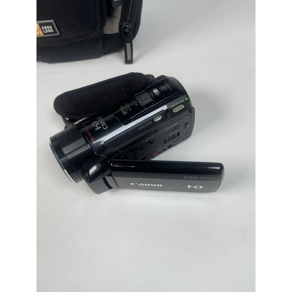 Canon VIXIA HF M32 Full HD 1080p AVCHD 64GB Flash Camcorder 15x W/ Extras Tested